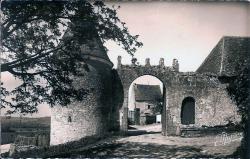 LES REMPARTS DE COUR-MAUGIS (Orne)