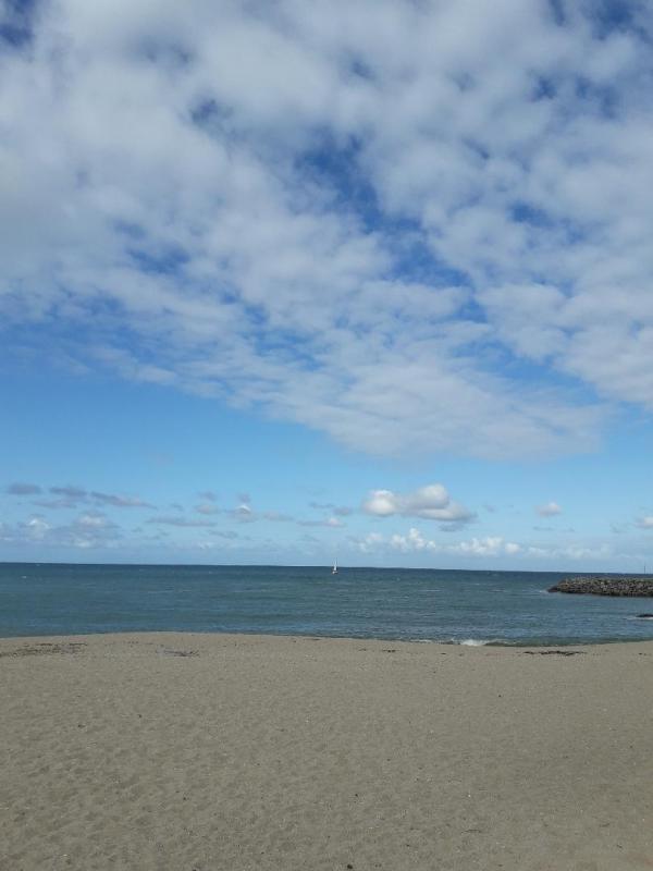 Quand les nuages arrivent sur la plage