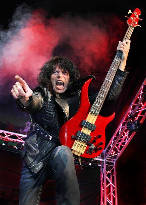 QUIET RIOT - Retour du bassiste Rudy Sarzo en 2022