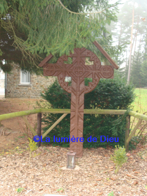 Banneux : allée saint Gabriel