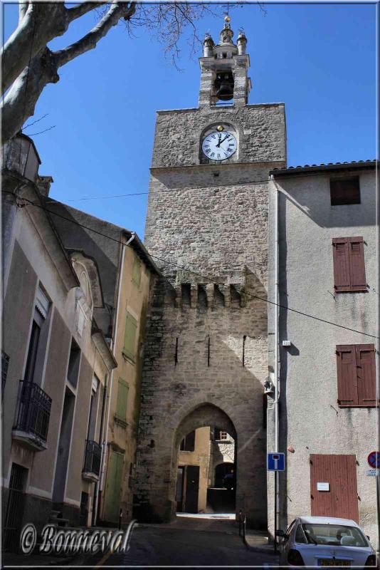 Cucuron Vaucluse campanile sur la Tour de l'Horloge