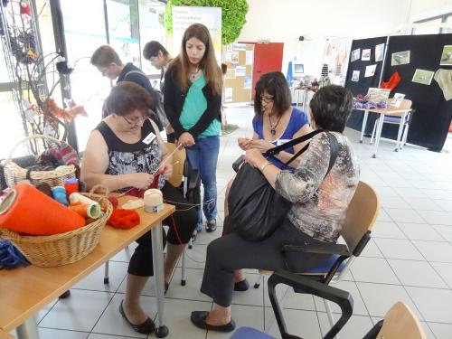 Une belle exposition de tricots, broderies, crochet organisée par les Amis du CSCL