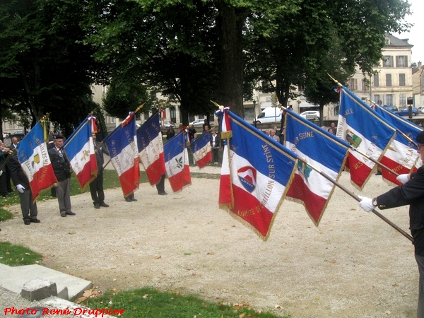 La cérémonie du souvenir de la Libération de Châtillon sur Seine, vue par René Drappier...