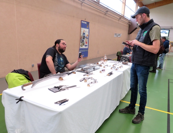 beaucoup d'artistes et artisans d'Art ont exposé au "salon des champignons" 2023 de la Société Mycologique du Châtillonnais