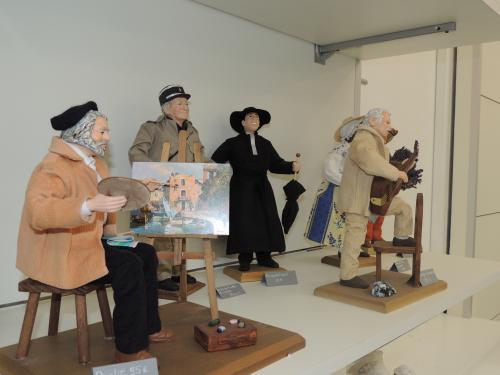 * LES ARTISANS LOCAUX ONT LEUR GALERIE !