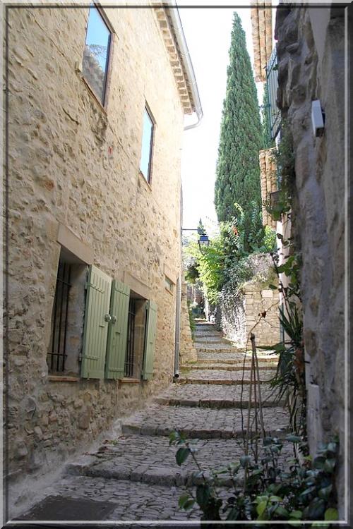 1010 - Vaison-la-Romaine dans le Vaucluse (84)