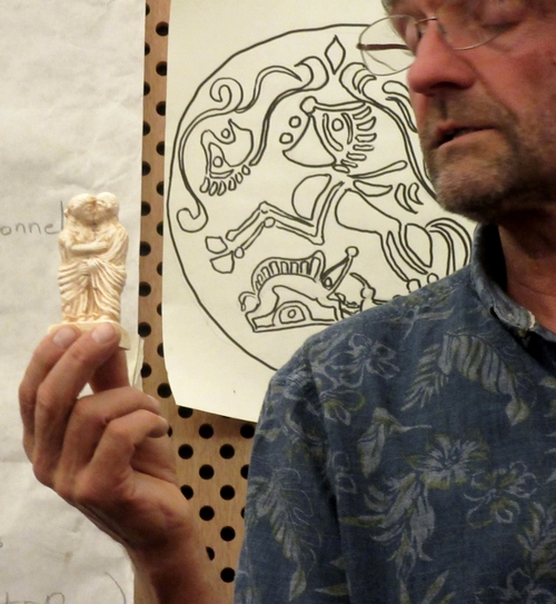 Eric de Laclos a donné une passionnante conférence sur la sculpture au temps des gallo-romains, au Musée du Pays Châtillonnais-Trésor de Vix