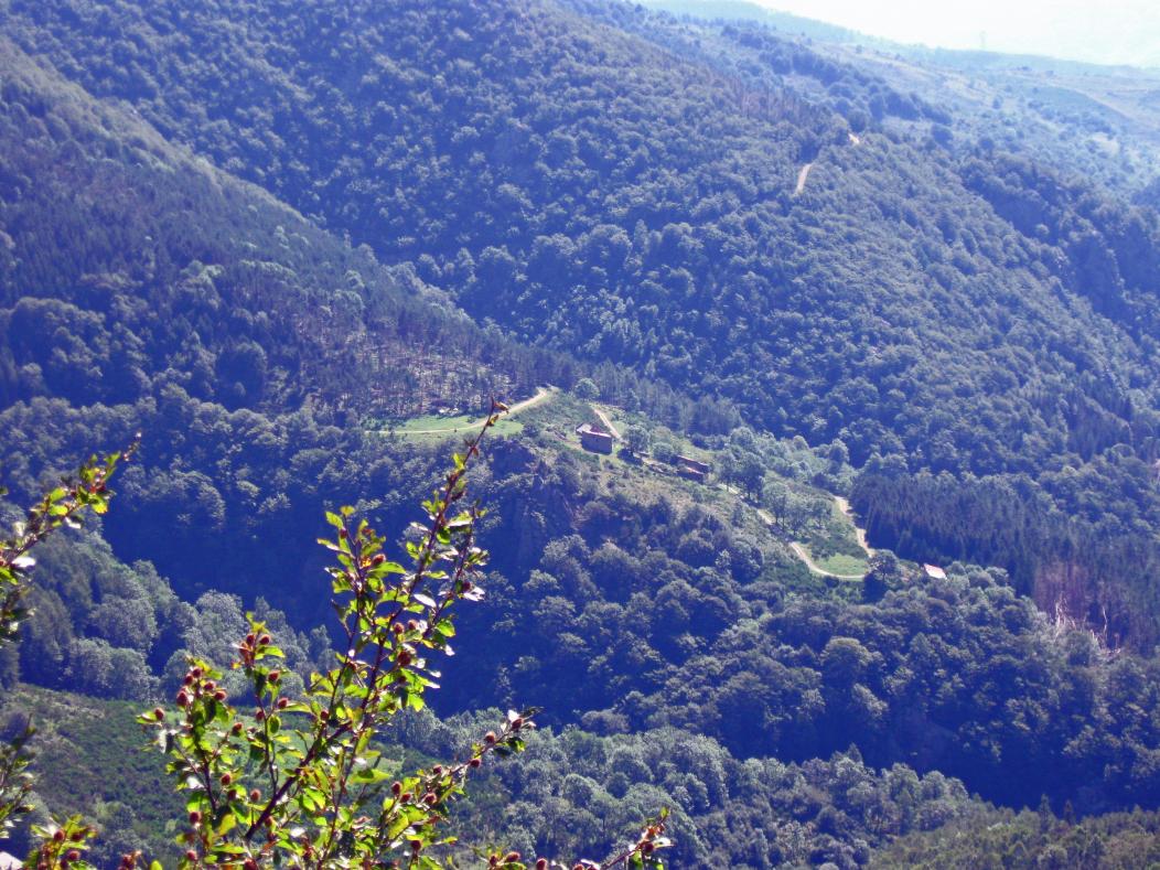 Sur les hauteurs d'une vallée âpre - Le Tour du Vallespir - Etape 3 : Saint-Guillem - Prats-de-Mollo  15 kms.