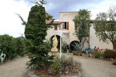 Messor capitatus et la religion dans les Pyrénées Orientales: ermitage  Domanova RODES