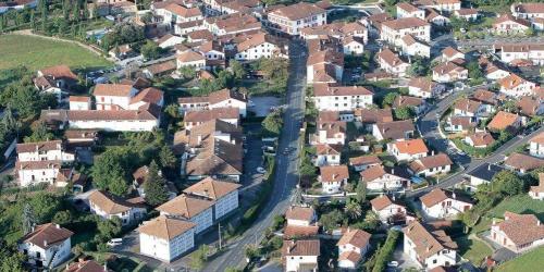 Saint-Pée-sur-Nivelle  (Pyrénées Atlantiques)