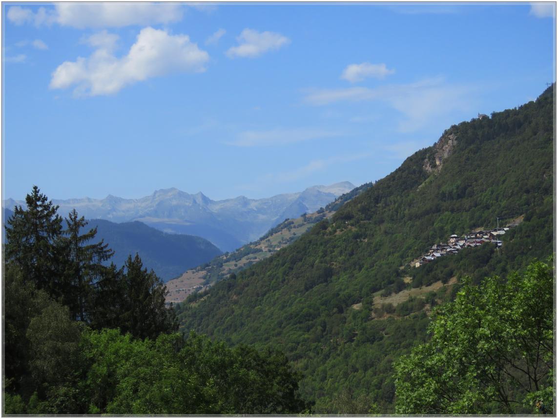 AUX  PAYS  DES  GENS  RICHES 