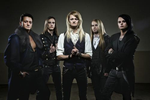 KISSIN\' DYNAMITE_Band 2014