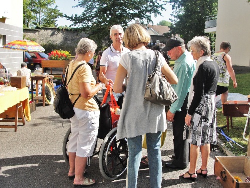 Le vide-grenier de la maison de La Charme à Châtillon sur Seine...