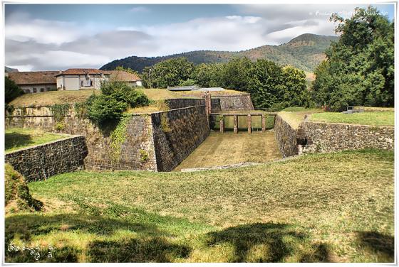 Saint-Jean-Pied-de-Port (en virage HDR)