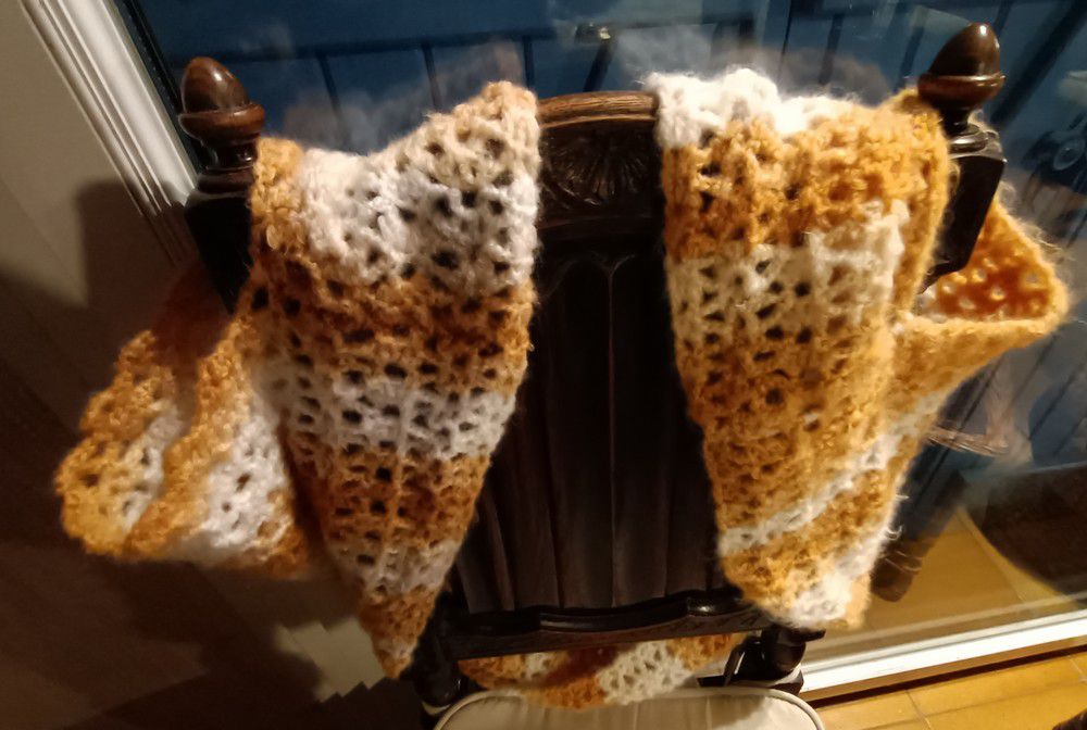 Châle avec manches...