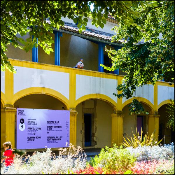 Parti à Arles
