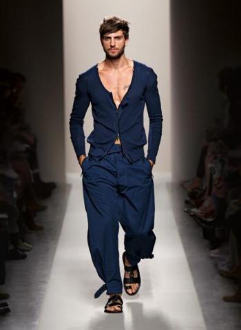 Baggy - wide leg blue pant, long sleeve shirt and sandals. Fashion for Men. Spring Summer 2011 - Bot