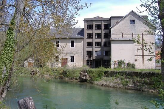 Le moulin des Passes à Châtillon sur Seine a pris feu...