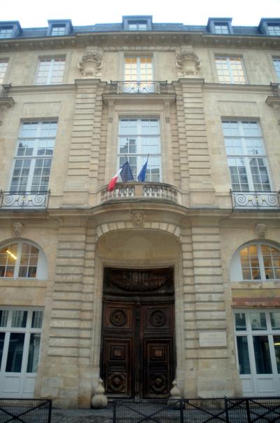 Visite de l'Hôtel de Beauvais avec Générations 13