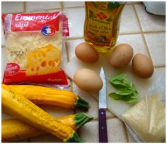 GÂTEAU DE SEMOULE AUX COURGETTES JAUNES