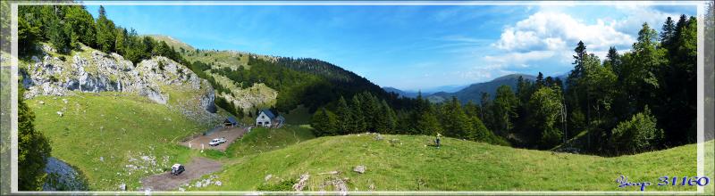 Estive de Lareix avec sa cabane pastorale et son refuge - Massif de Cagire - Sengouagnet - 31