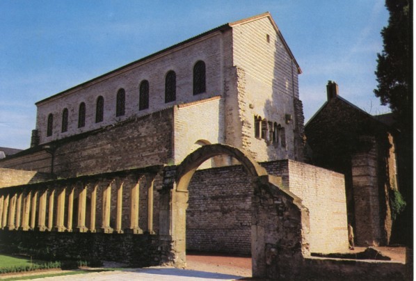 St Pierre aux Nonnains