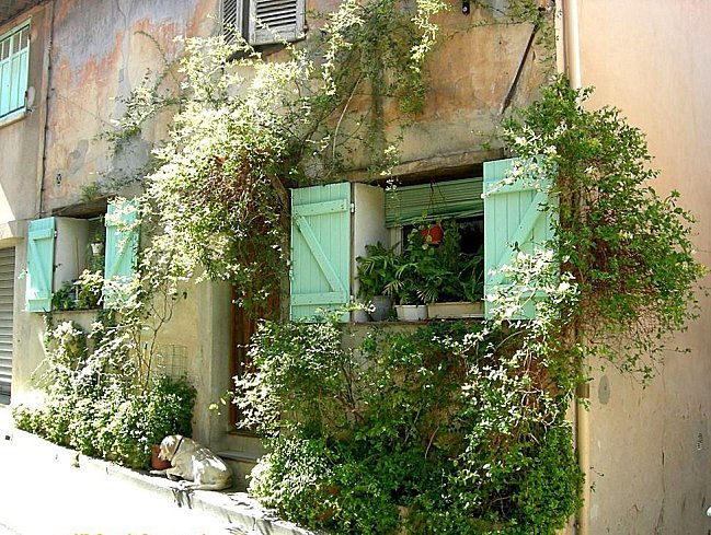 Maisons et ruelles d'Allauch (8)
