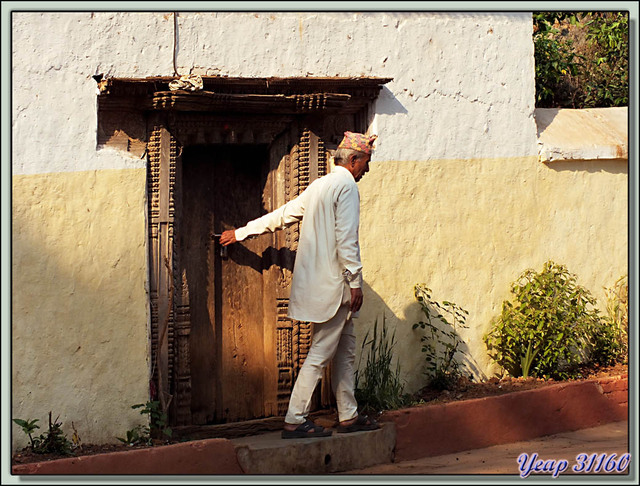 Blog de images-du-pays-des-ours : Images du Pays des Ours (et d'ailleurs ...), Temple Amar Narayan Mandir: son gardien - Tansen (Palpa) - Népal