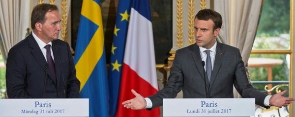 Toujours dans la comédie notre charlatan elyséen