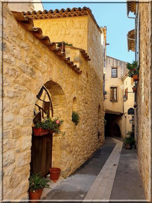 1017 - Ampus dans le Var (83) 