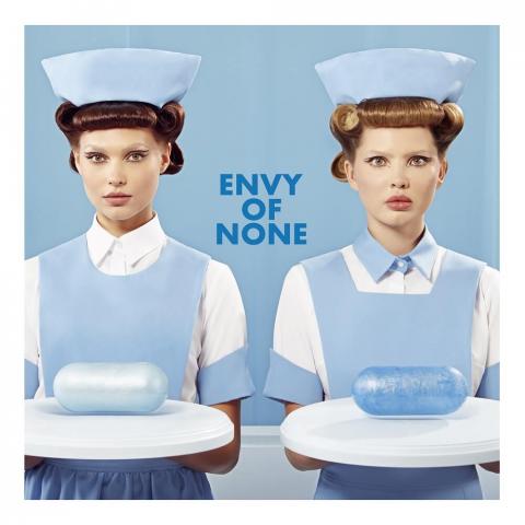 ENVY OF NONE (avec Alex Lifeson) - Les détails du premier album ; "Liar" Lyric Video