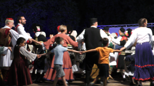 Le balcon posé sur la mer (41-2) à Χίος. Le balcon dansant 7. Θράκη, Μακεδονία, Eύβοια