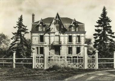LES REMPARTS DE GRANDMESNIL (Calvados)