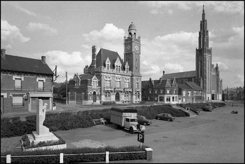 Moreuil - Place Norbert Malterre, années 60 (Facebook Pierre Gardin)