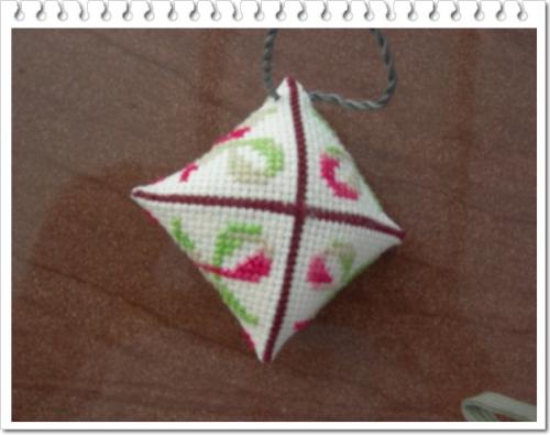 Biscornu N° 324