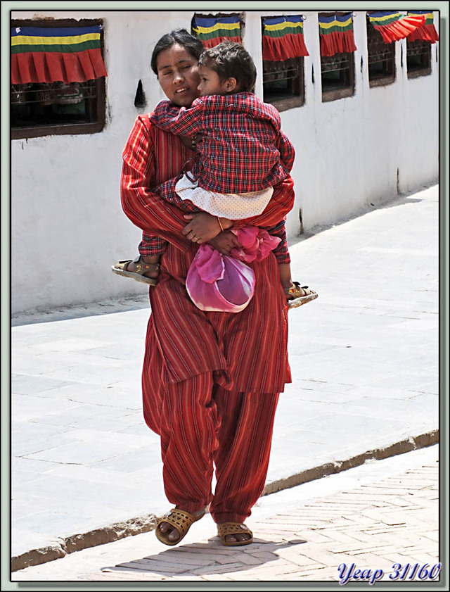 Blog de images-du-pays-des-ours : Images du Pays des Ours (et d'ailleurs ...), Pèlerins tibétains (tibetans pilgrims) - Bodhnath - Katmandou - Népal