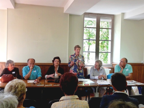 Exposition-Vente de plantes aromatiques  au Château de Montigny sur Aube...