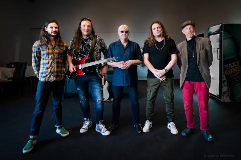 PURPENDICULAR feat IAN PAICE - "Made Of Steel" Lyric Video