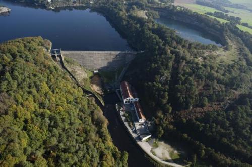 Quand le lac sera sec, EDF réalisera quatre millions d’euros de travaux d’entretien du barrage, sur la paroi habituellement immergée.
