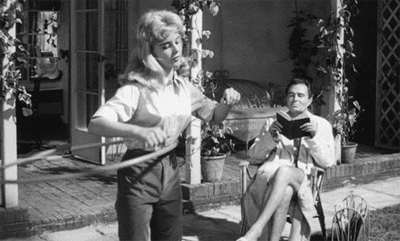    C'est ça le Hula hoop ...