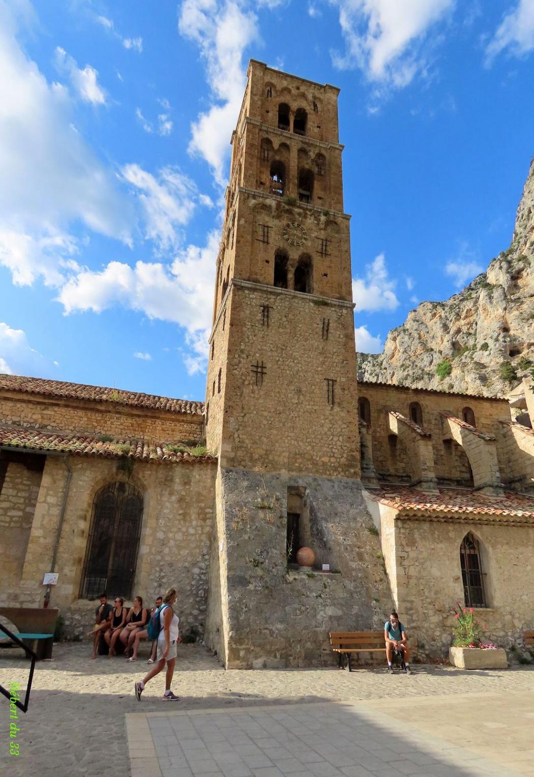 un pause à Moustier