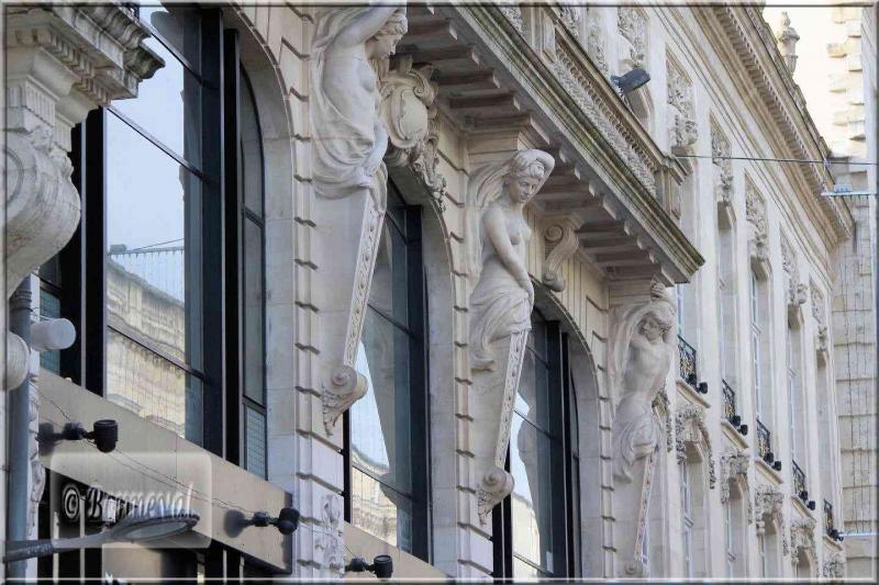 Bordeaux cours de l'Intendance cariatides