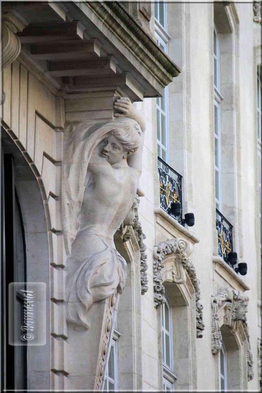 Bordeaux cours de l'Intendance cariatides Hôtel Pichon