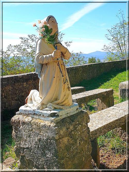 1012 -  Forcalquier dans les Alpes de Haute-Provence (04)