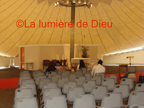 Lourdes : La tente de l'adoration