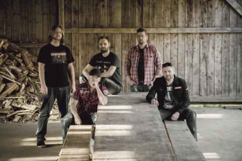 BLACK SWAMP WATER - Les détails du nouvel album Distant Thunder