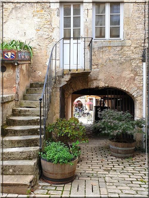 1032 - Noyers-sur-Serein dans l’Yonne (89) 