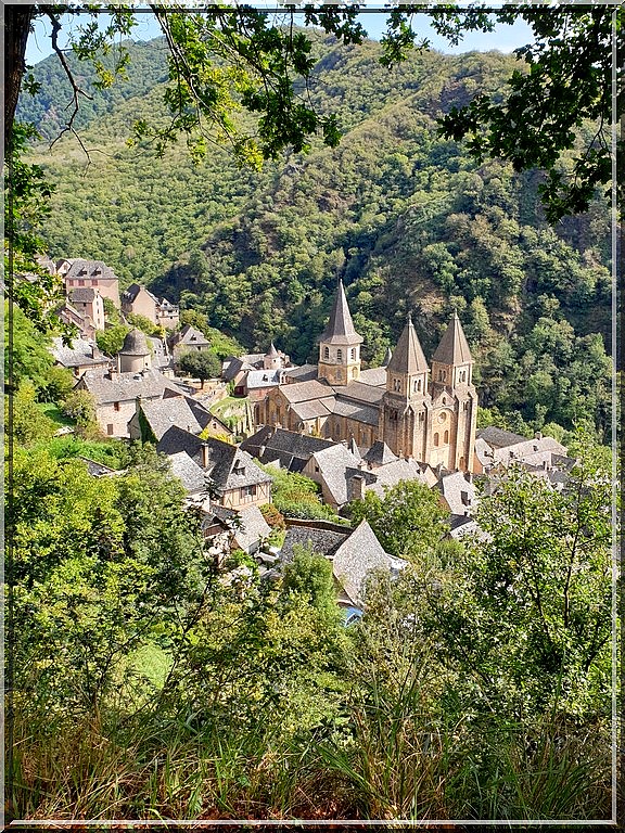 946 - Conques en Aveyron (12)