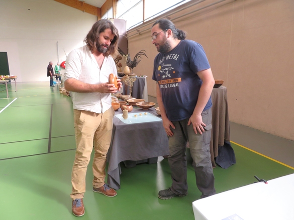 beaucoup d'artistes et artisans d'Art ont exposé au "salon des champignons" 2023 de la Société Mycologique du Châtillonnais