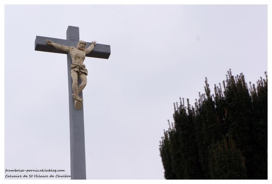 Le calvaire de Saint Hilaire de Chaléons